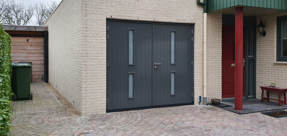 Garagedeuren in Bregtdorp, Noord-Holland